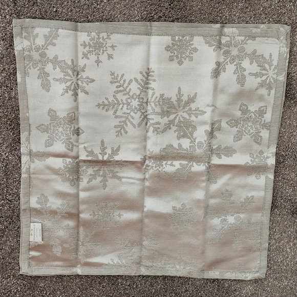Silver satin snowflakes fabric table napkins lot of 12 jacquard damask Threshold - Picture 5 of 8